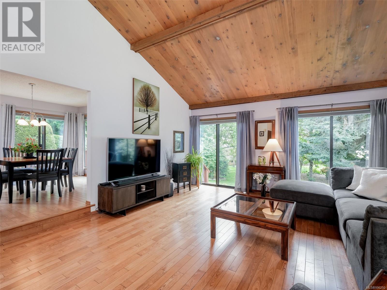 Property at 1647 Stuart Park Terr image 3