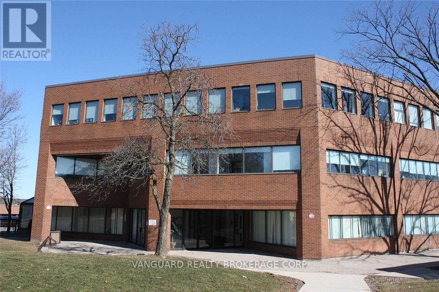 302b - 2227 South Mill Way, Mississauga, Ontario  L5L 3R6 - Photo 5 - W12095153