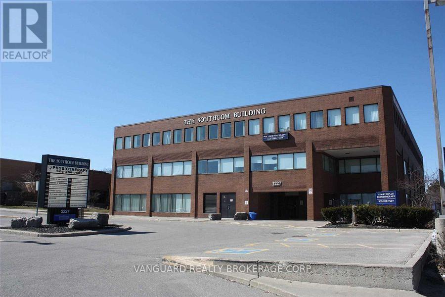 302b - 2227 South Mill Way, Mississauga, Ontario  L5L 3R6 - Photo 2 - W12095153