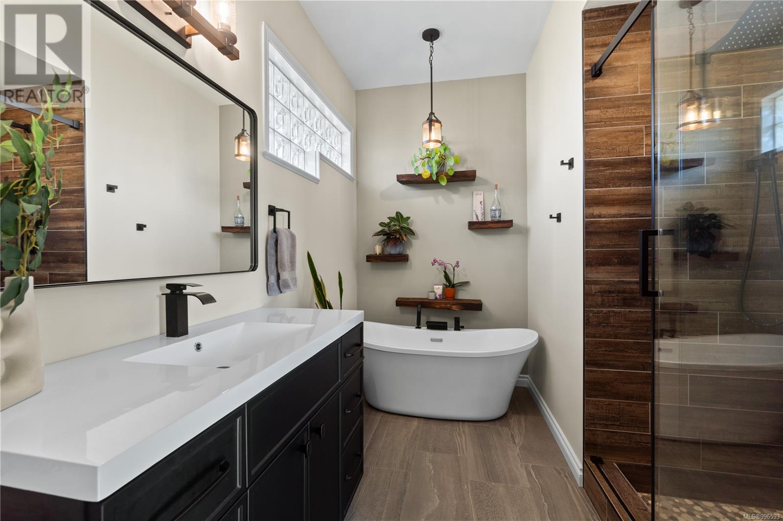 Property at 1080 Roberton Blvd image 4