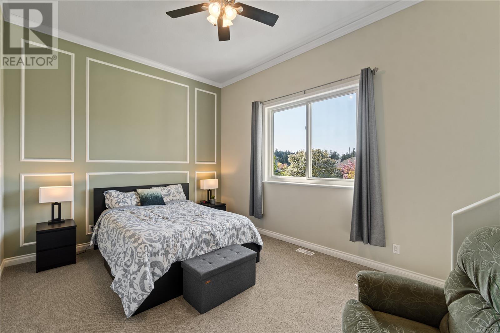 Property at 1080 Roberton Blvd image 3
