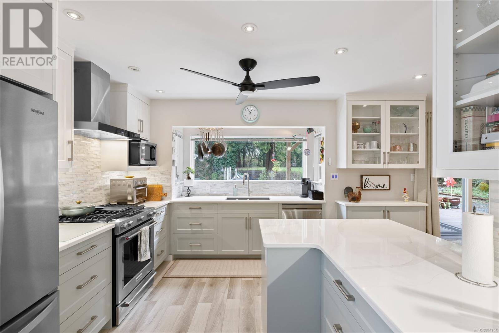 Property at 1592 Beaver Creek Wharf Rd image 3