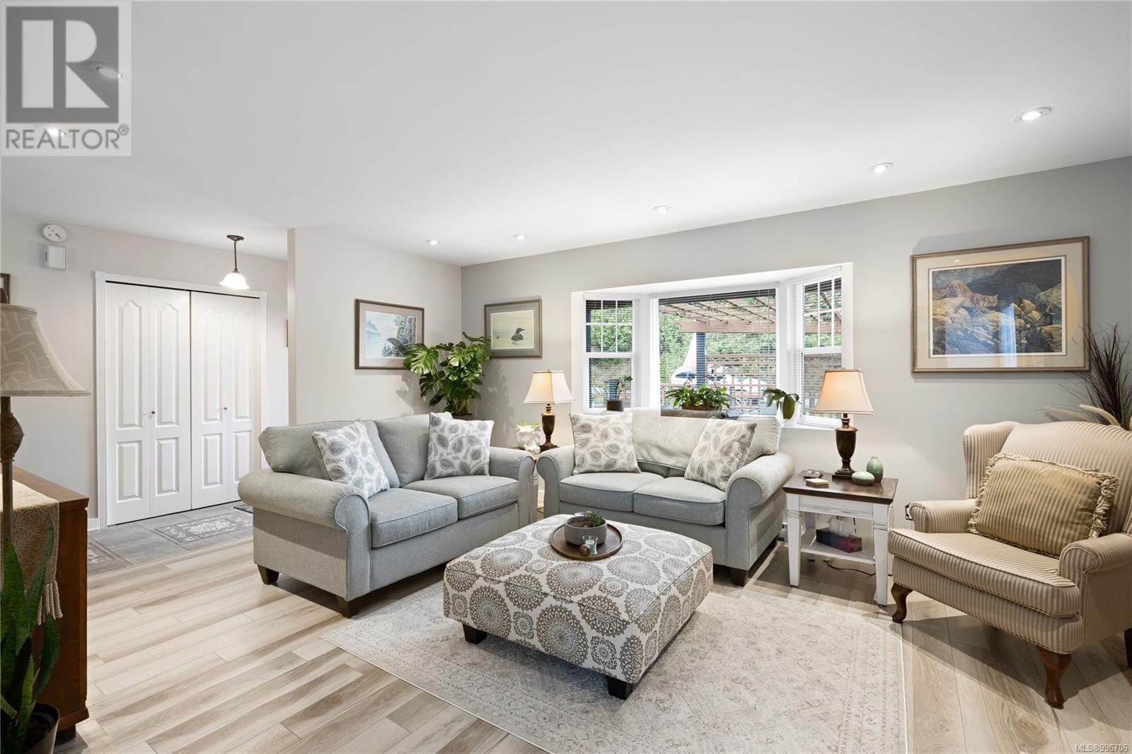 Property at 1592 Beaver Creek Wharf Rd image 4