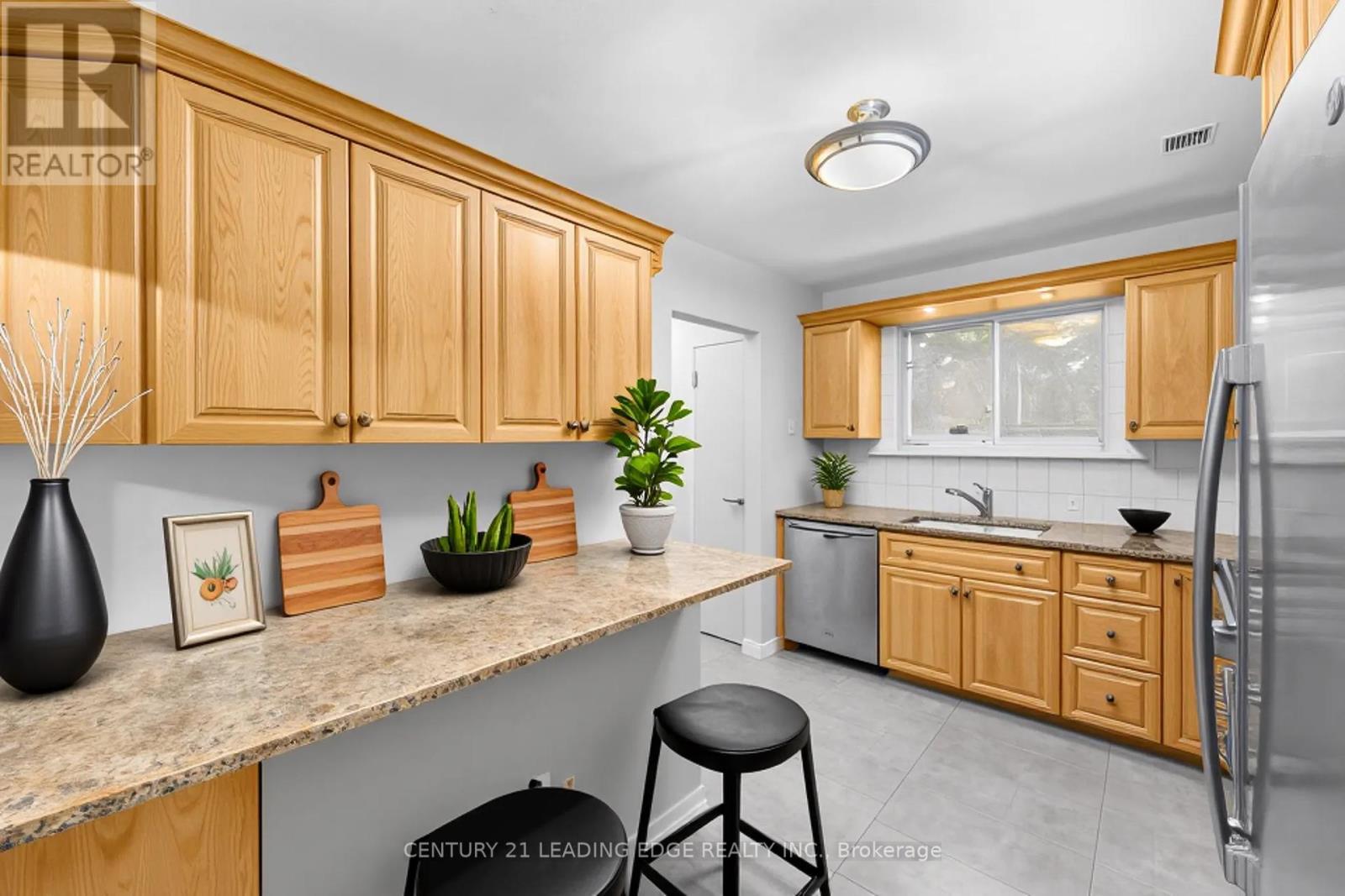 171 Phillip Murray Avenue, Oshawa, Ontario  L1J 1G6 - Photo 7 - E12112117