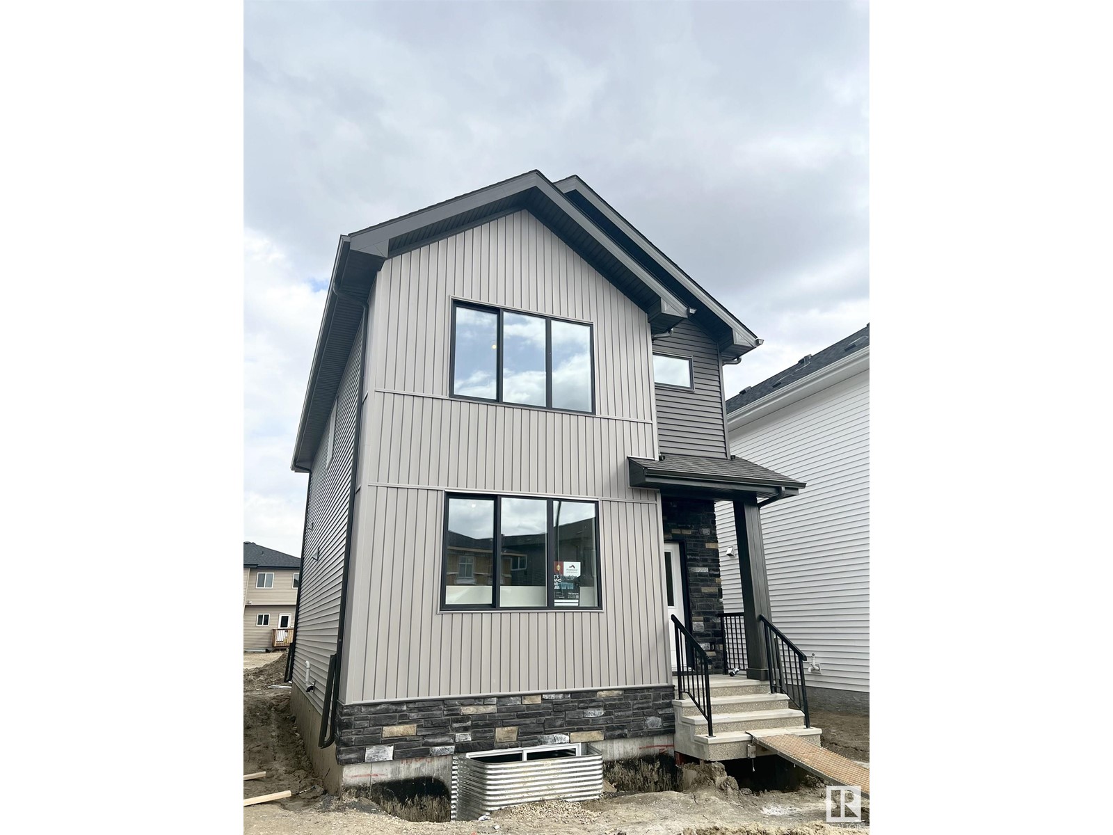 Property at 15 KIWYCK LI image 3