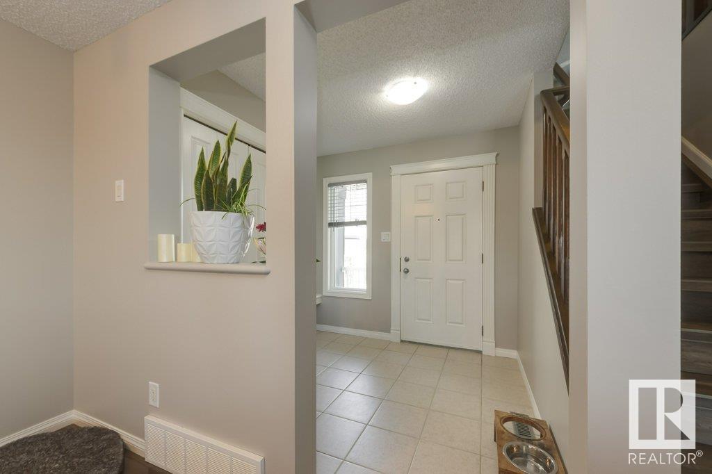 8739 178 Av Nw Nw, Edmonton, Alberta  T5Z 0B8 - Photo 4 - E4433607
