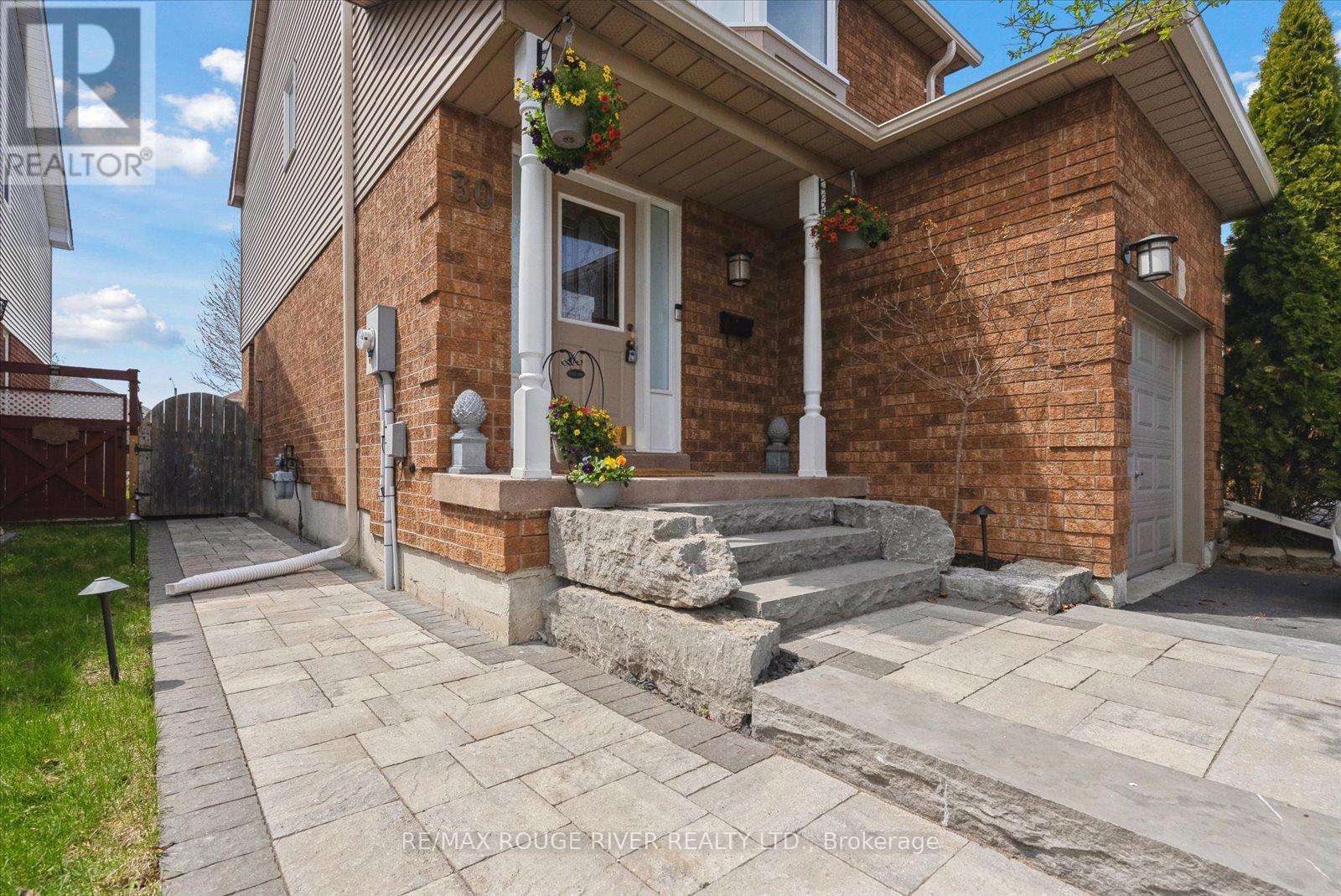 30 Landerville Lane, Clarington, Ontario  L1C 4W8 - Photo 2 - E12115643