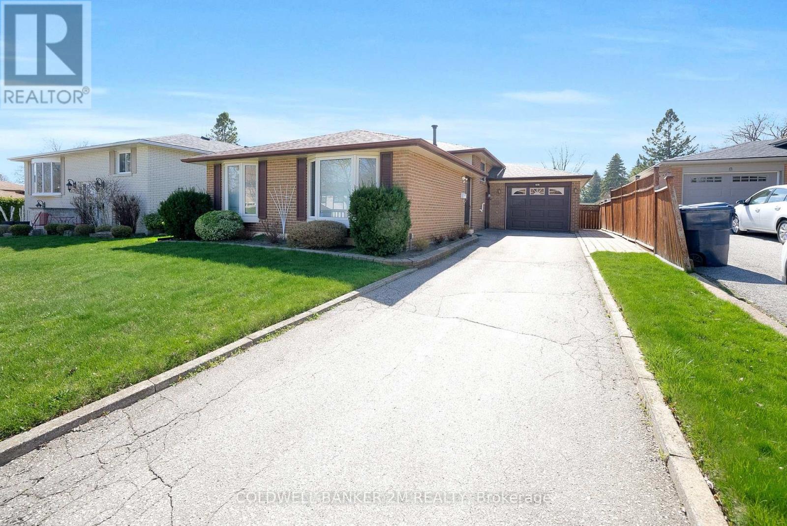 Property at 6 LANGEVIN CRESCENT image 2