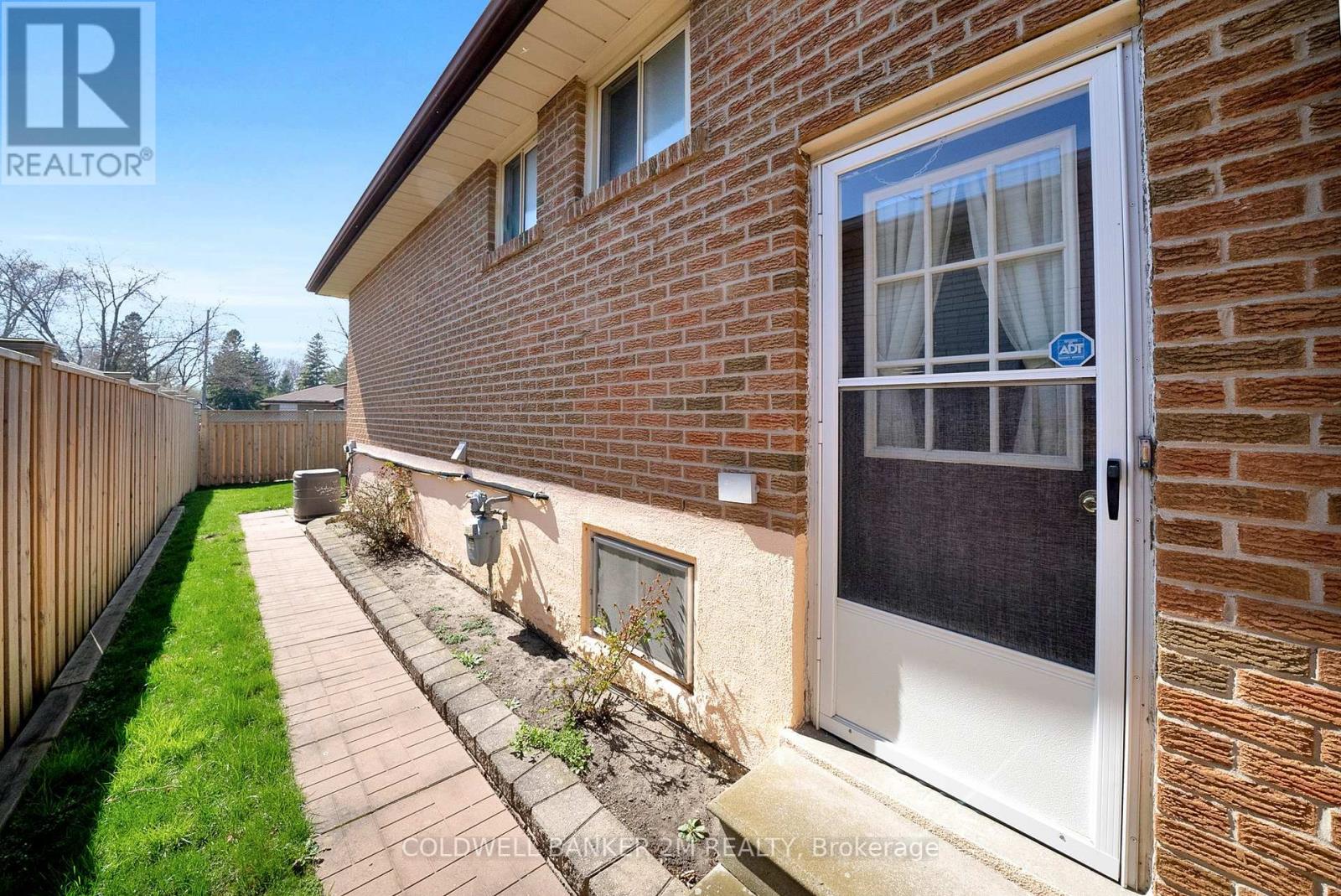 Property at 6 LANGEVIN CRESCENT image 5
