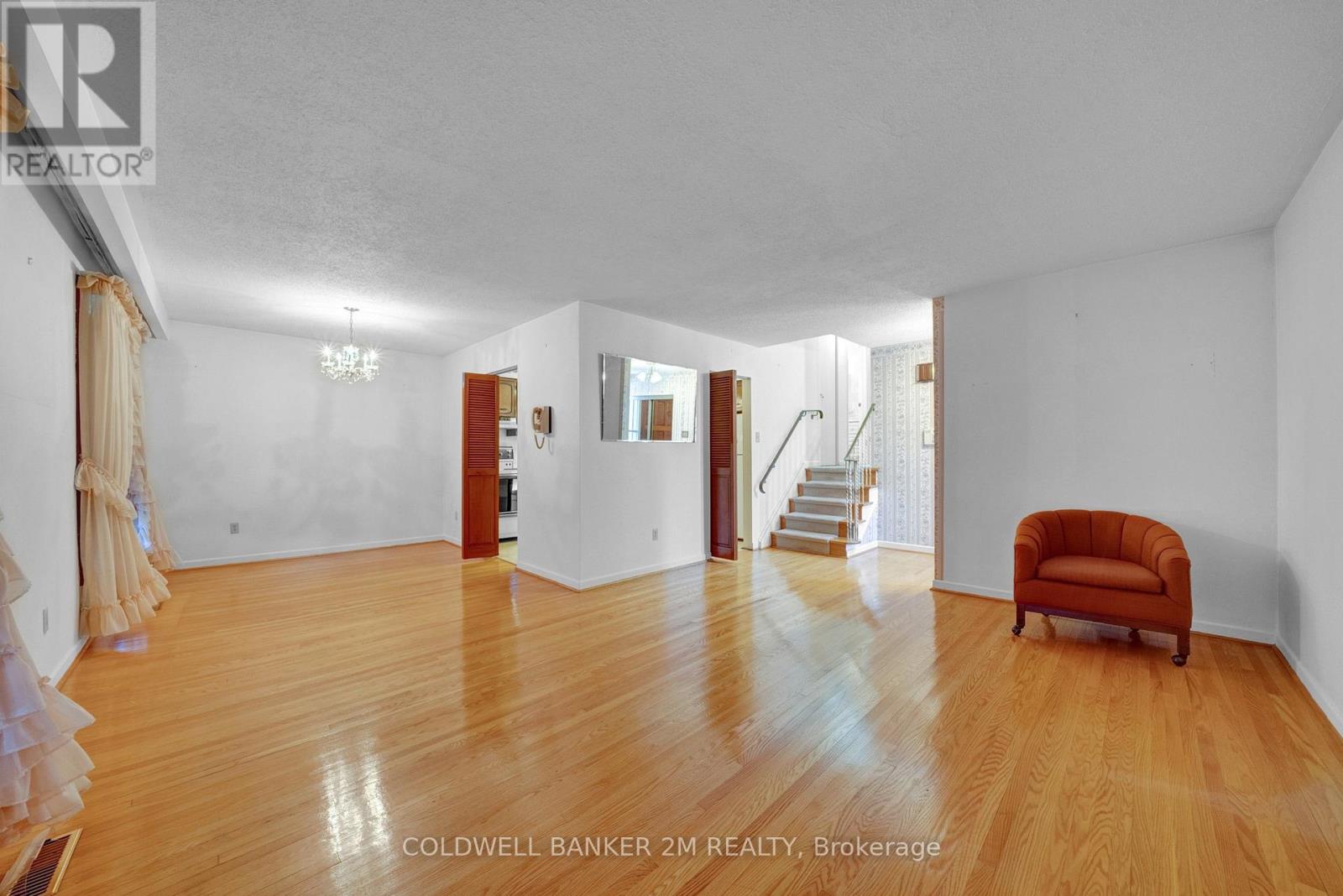 6 Langevin Crescent, Toronto, Ontario M1C 2B6 - Photo 9 - E12115682