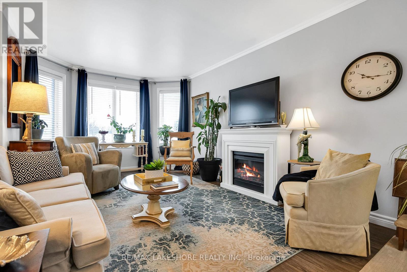 Property at 1044 RIDDELL AVENUE image 5