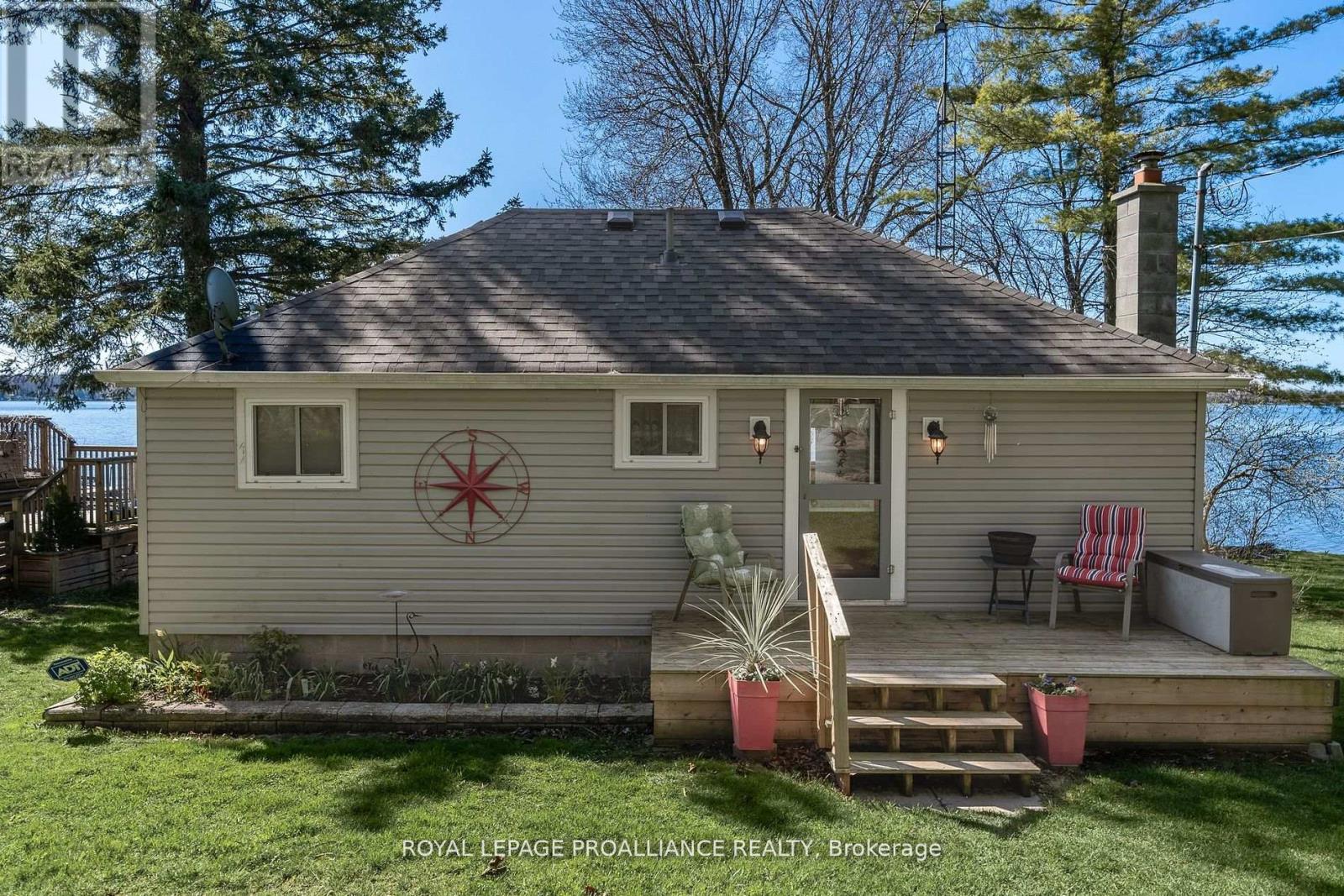 1051 LAKESIDE DRIVE, Prince Edward County, Ontario