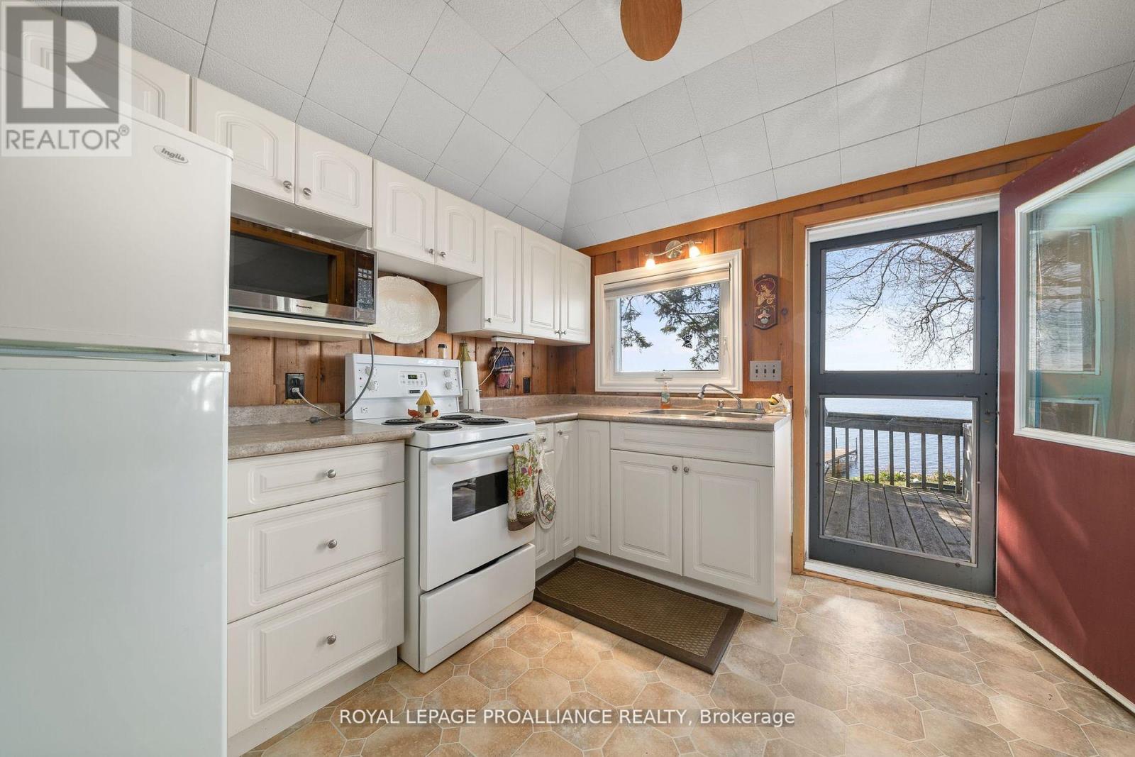 1051 Lakeside Drive, Prince Edward County (Ameliasburg Ward), Ontario  K0K 1T0 - Photo 14 - X12115639