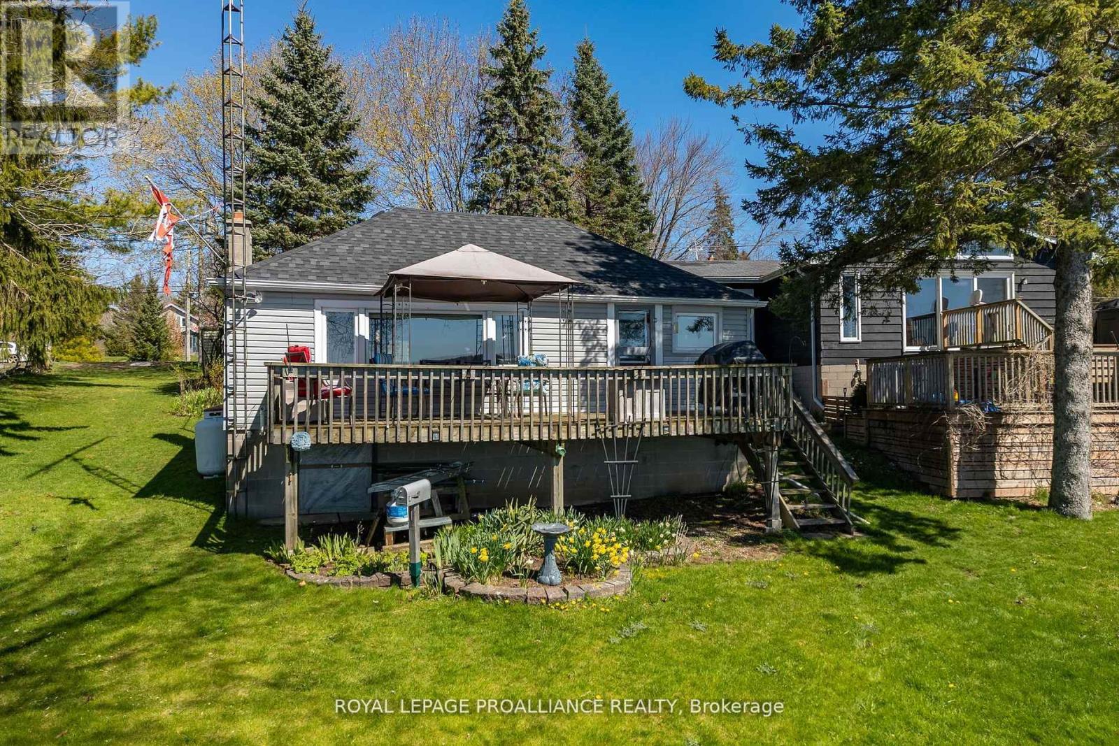 1051 Lakeside Drive, Prince Edward County (Ameliasburg Ward), Ontario  K0K 1T0 - Photo 26 - X12115639