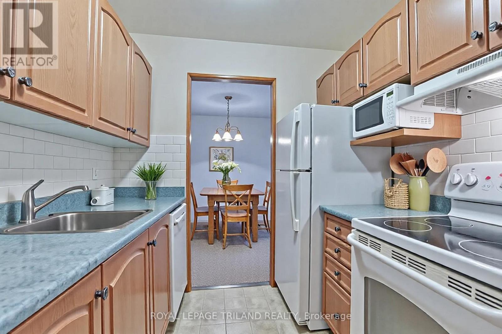 Property at 310 - 733 DEVERON CRESCENT image 3
