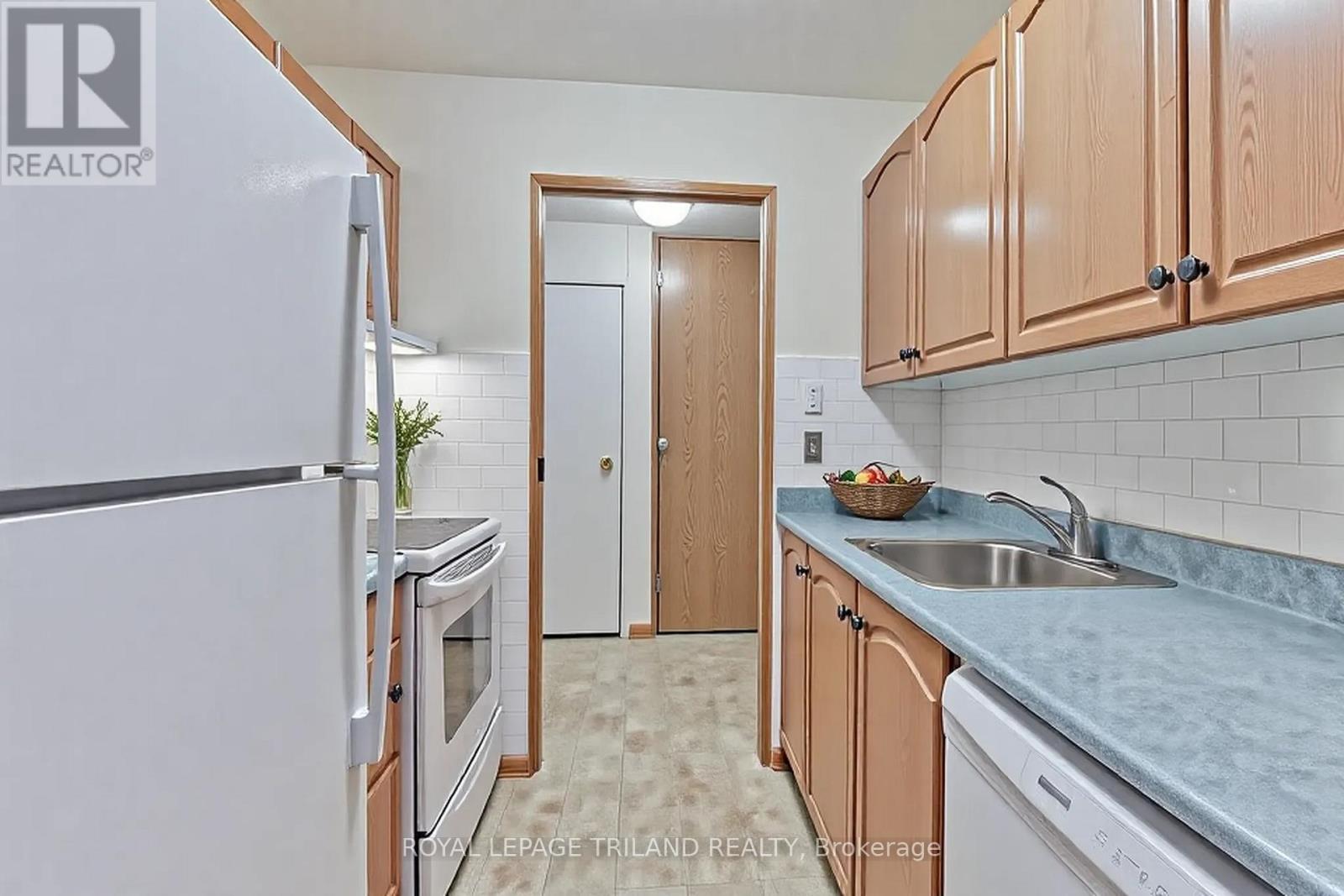 Property at 310 - 733 DEVERON CRESCENT image 4