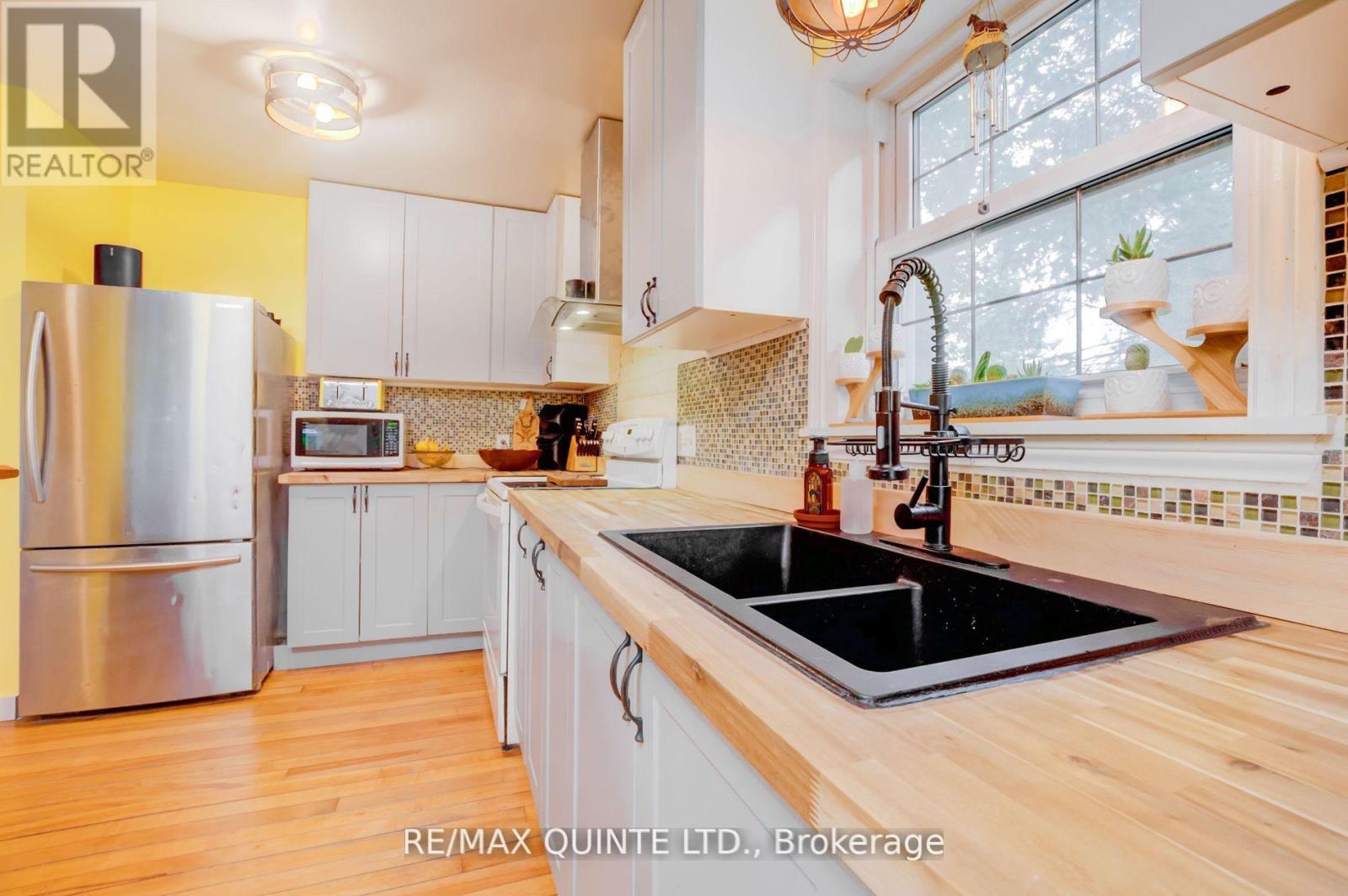 7 Bayview Drive, Quinte West, Ontario  K8V 5P5 - Photo 8 - X12115741