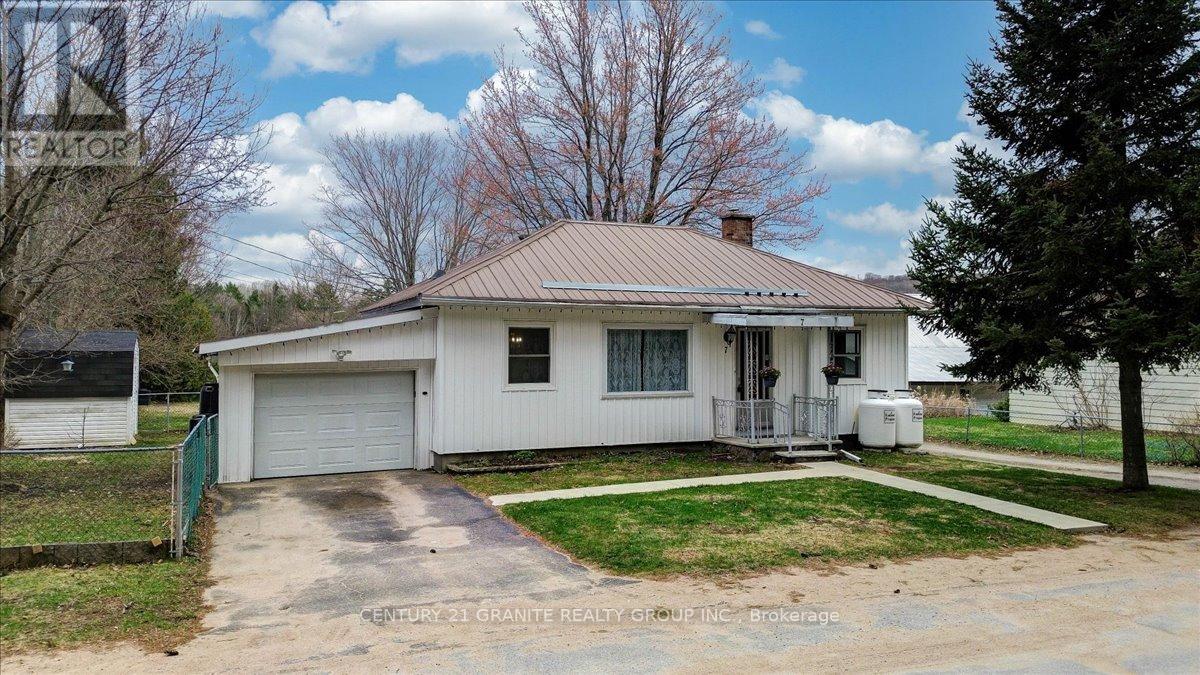 7 Faraday Street, Bancroft, Ontario K0L 1C0 - Photo 17 - X12115753
