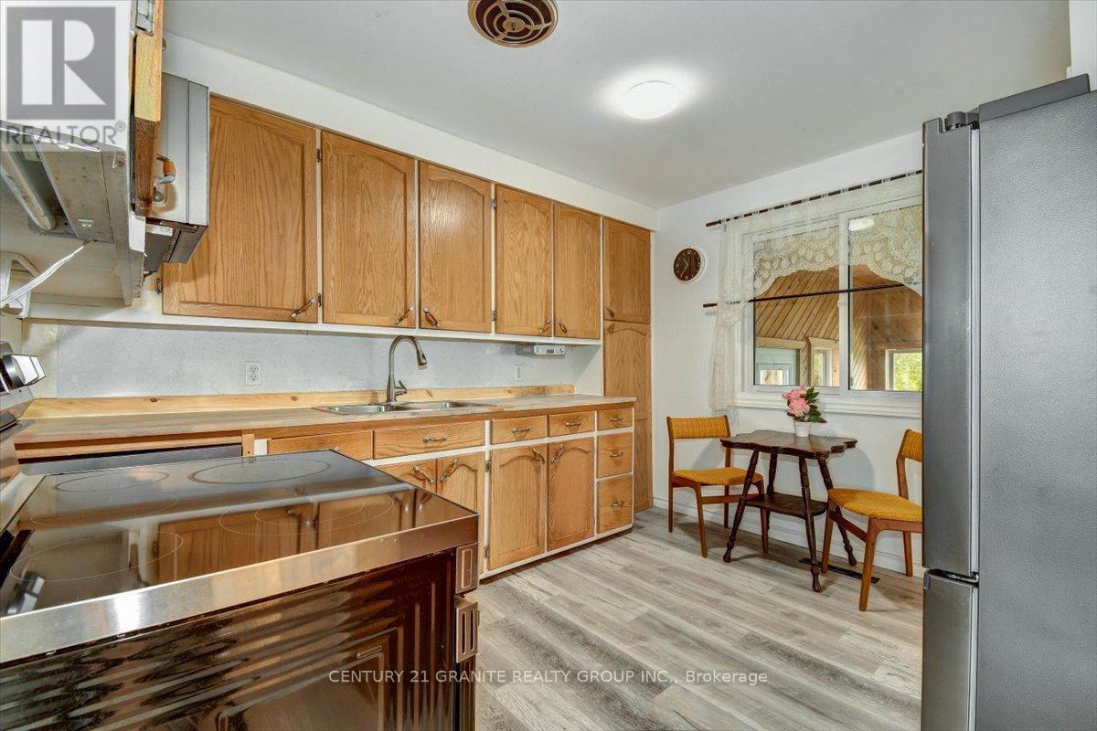 Property at 7 FARADAY STREET image 4