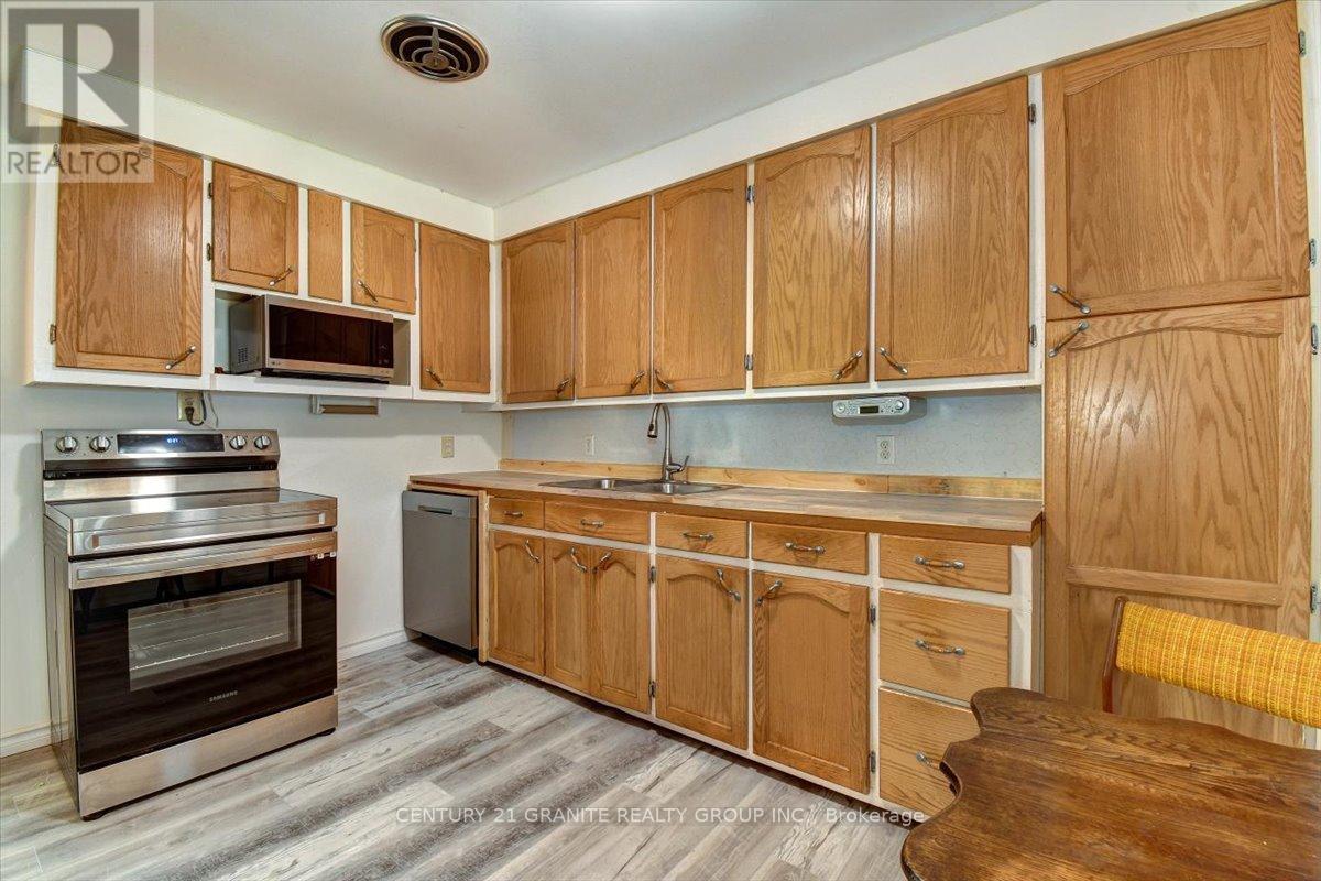 Property at 7 FARADAY STREET image 5