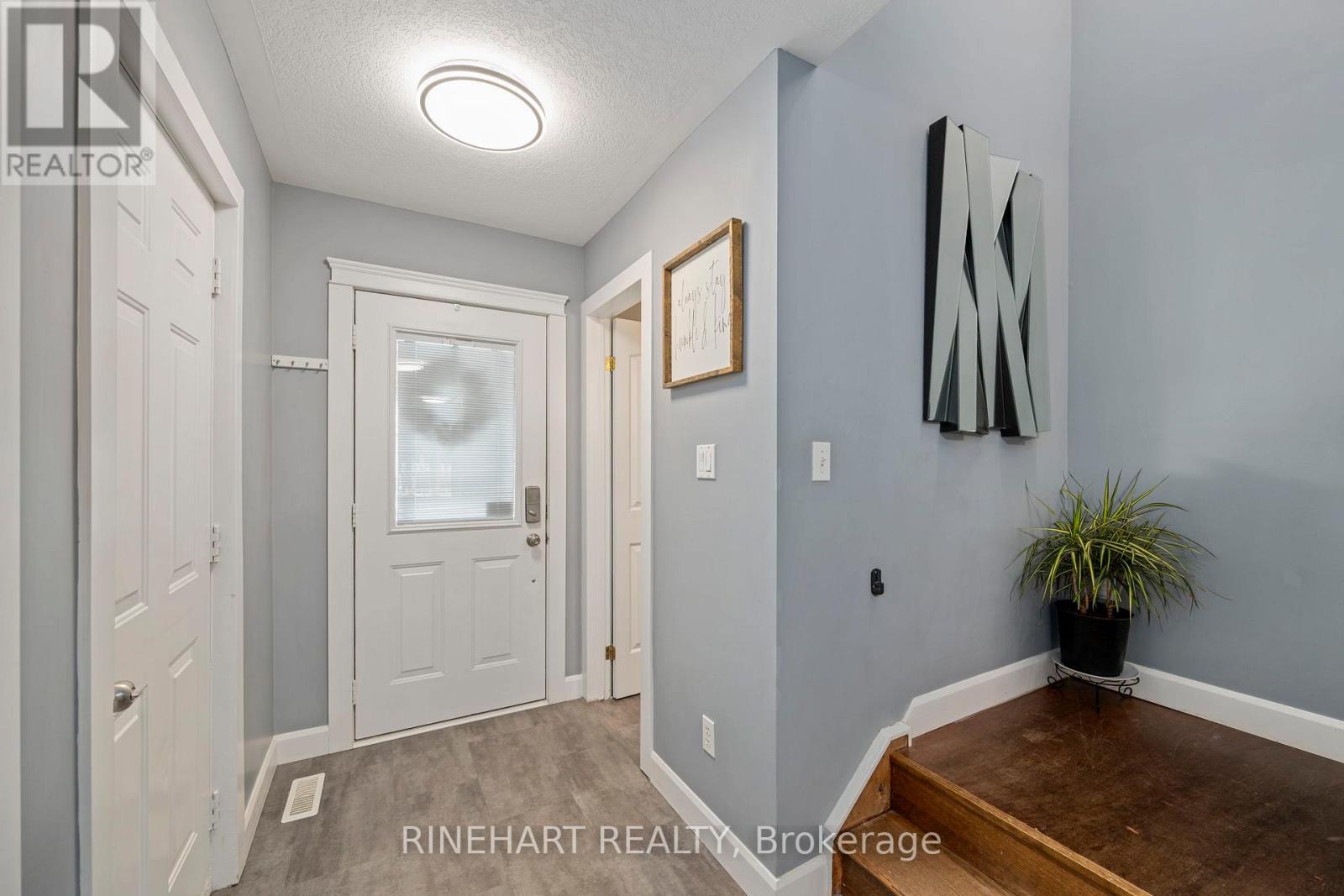 881 Railton Avenue, London East, Ontario  N5V 4W3 - Photo 4 - X12115732