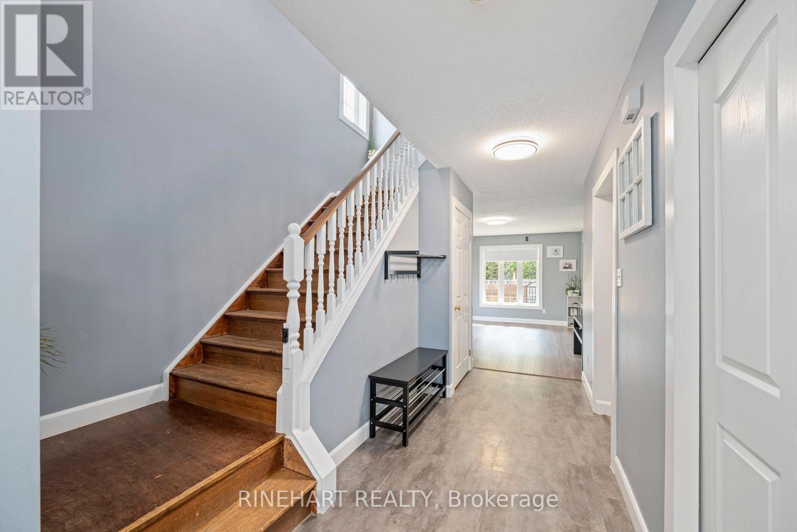 881 Railton Avenue, London East, Ontario  N5V 4W3 - Photo 5 - X12115732