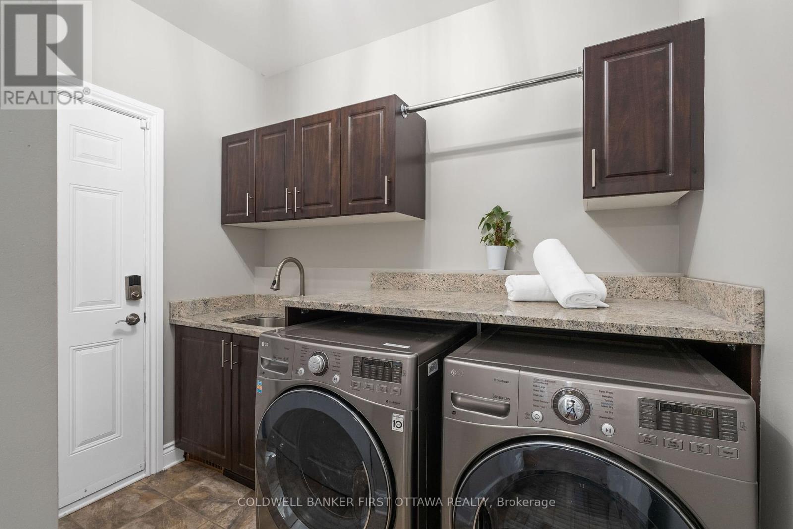 60 Ginseng Terrace, Ottawa, Ontario  K2V 0B5 - Photo 19 - X12115565