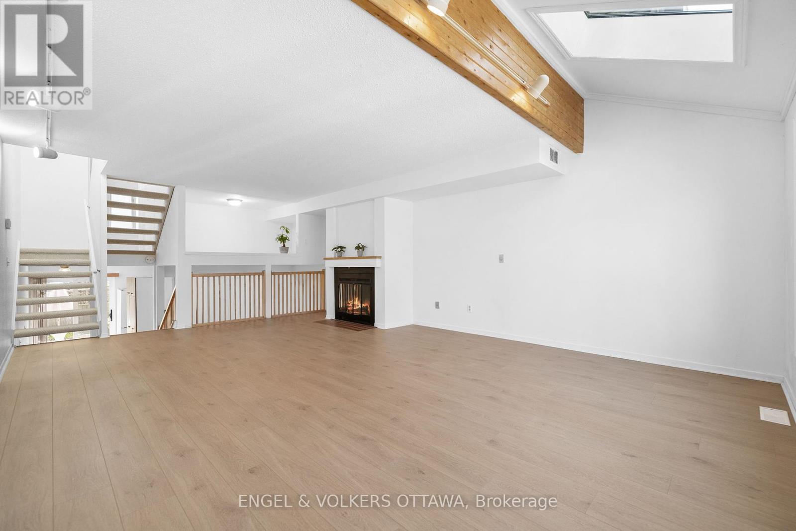 306 Cathcart Street, Ottawa, Ontario  K1N 5C4 - Photo 10 - X12115713