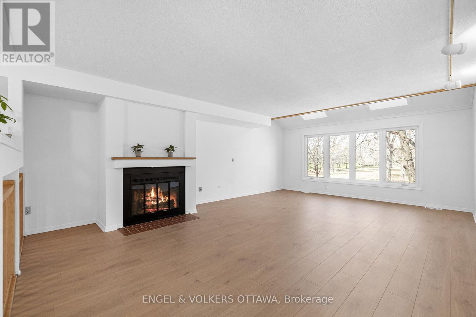 306 Cathcart Street, Ottawa, Ontario  K1N 5C4 - Photo 11 - X12115713