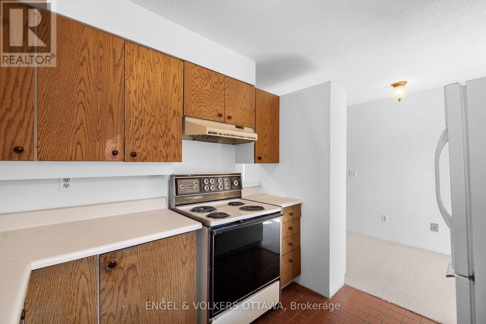 306 Cathcart Street, Ottawa, Ontario  K1N 5C4 - Photo 17 - X12115713