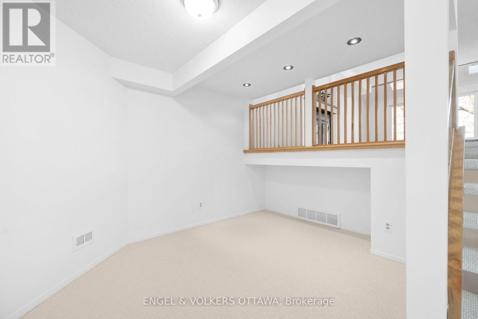 Property at 306 CATHCART STREET image 4