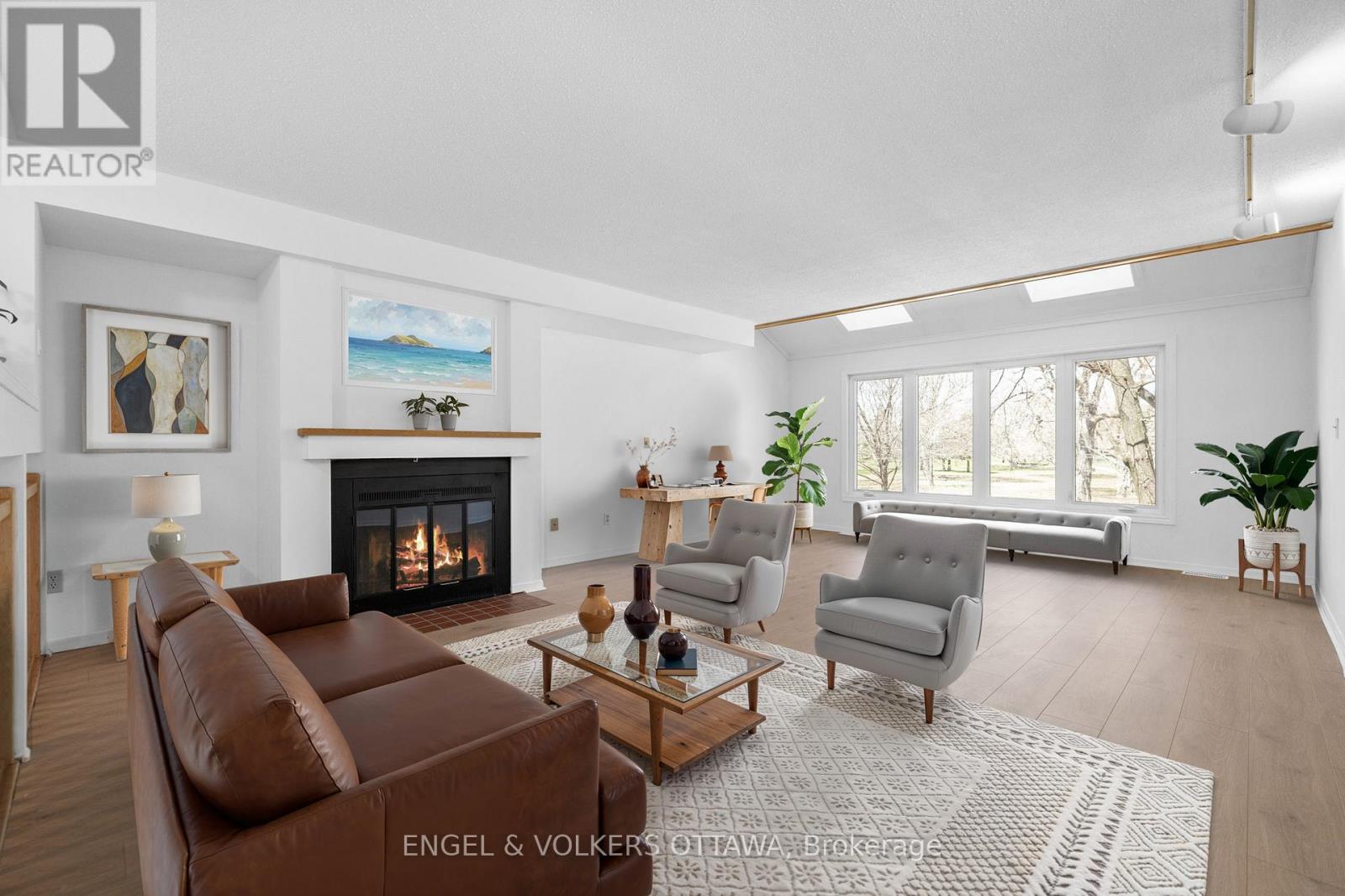 Property at 306 CATHCART STREET image 5