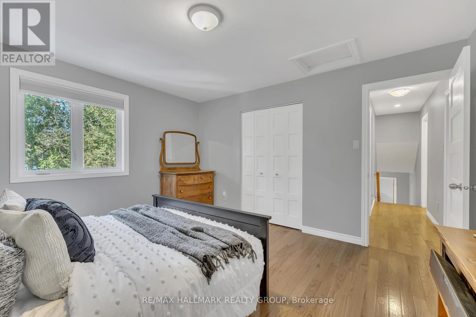 215 Des Bois Drive, Russell, Ontario  K4R 1C4 - Photo 19 - X12115818