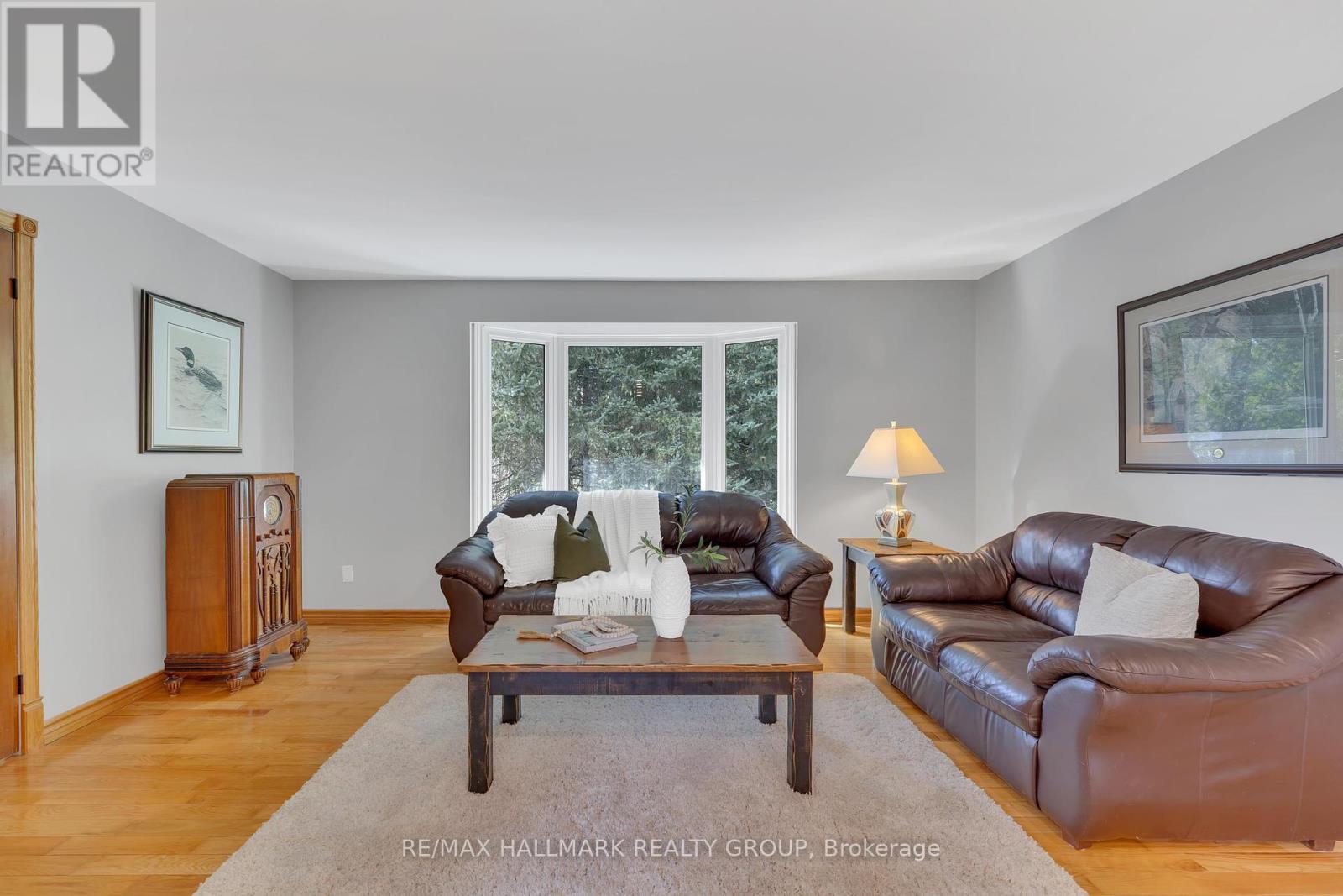 Property at 215 DES BOIS DRIVE image 5