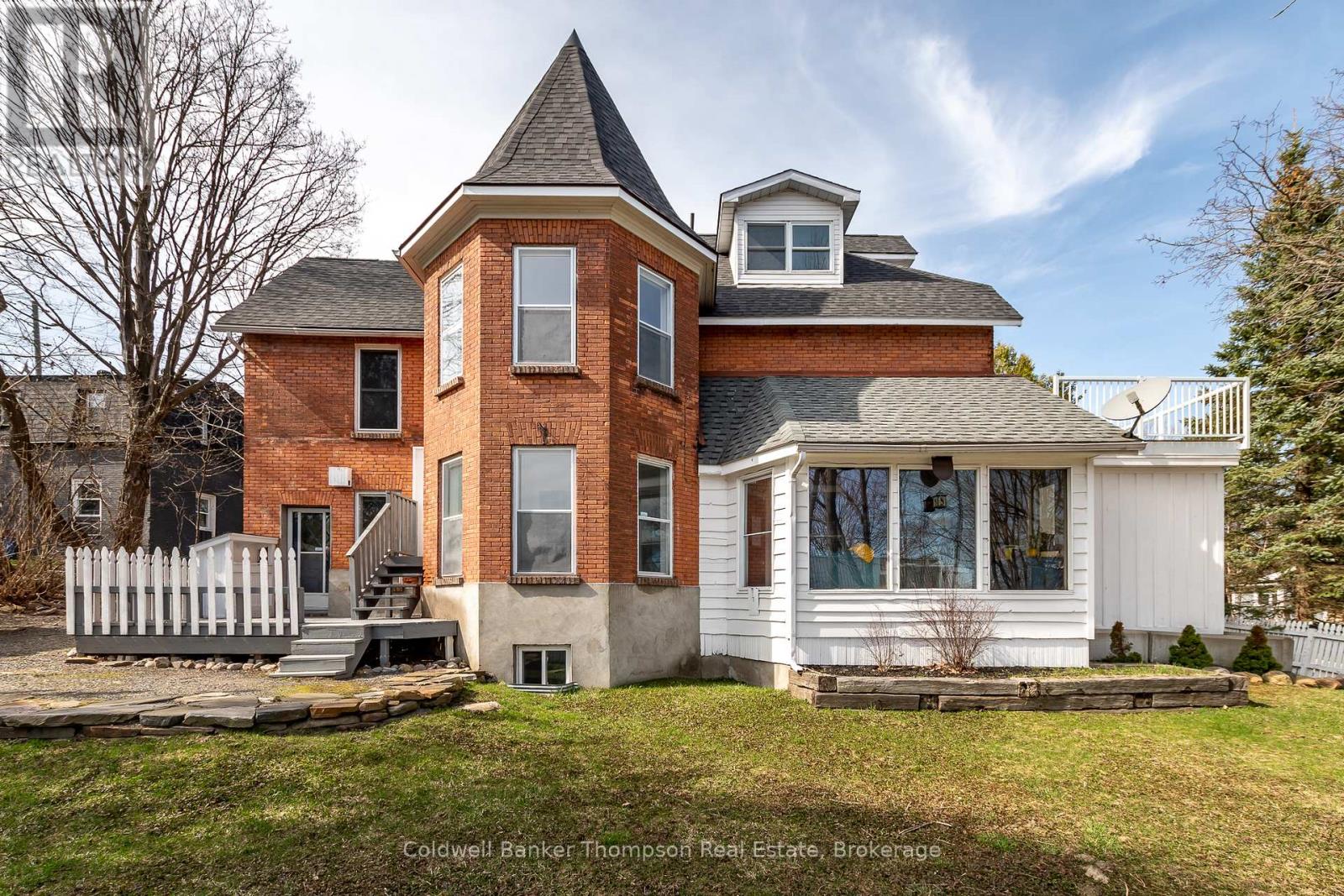 17 WEST STREET N, Huntsville, Ontario