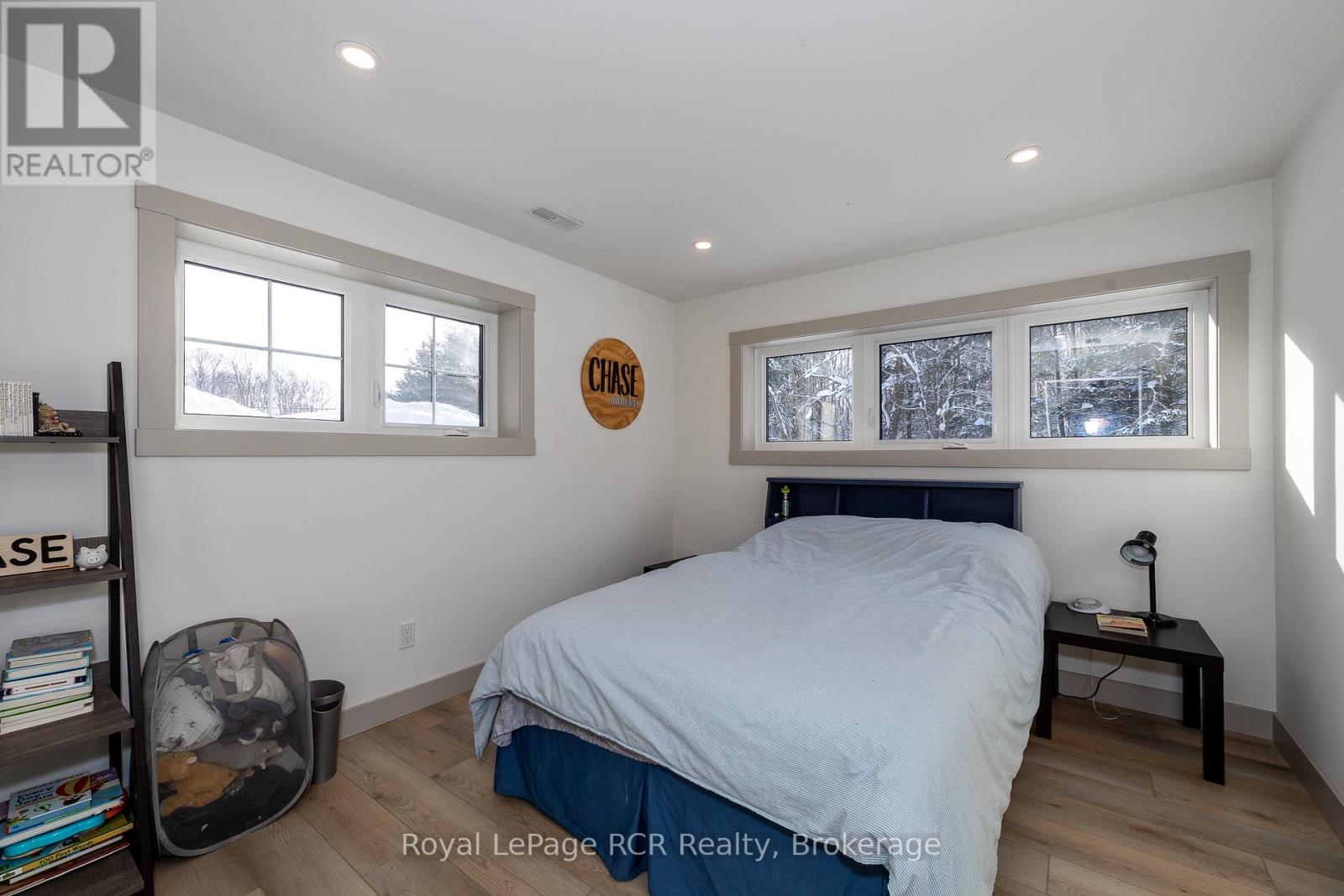 126 West Street, Georgian Bluffs, Ontario  N4K 5N7 - Photo 34 - X12115560