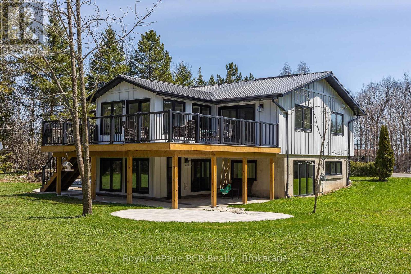 126 West Street, Georgian Bluffs, Ontario  N4K 5N7 - Photo 6 - X12115560