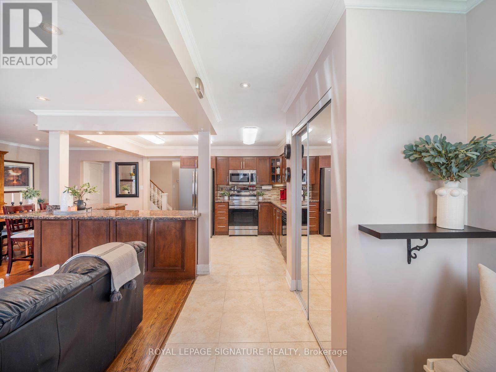 Property at 22 TWEEDROCK CRESCENT image 4