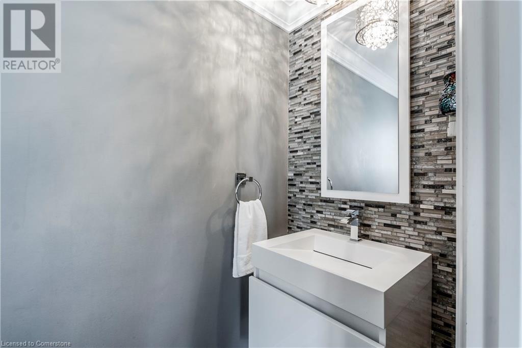 4463 Hawthorne Drive, Burlington, Ontario  L7L 1G7 - Photo 13 - 40720681