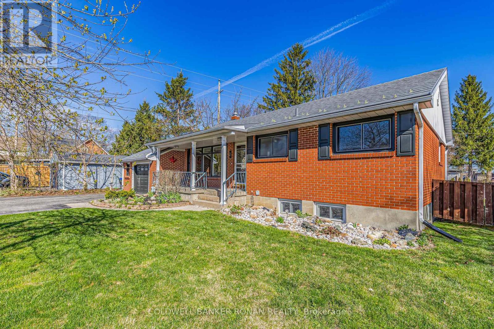 Property at 2 LIONEL STONE AVENUE E image 2
