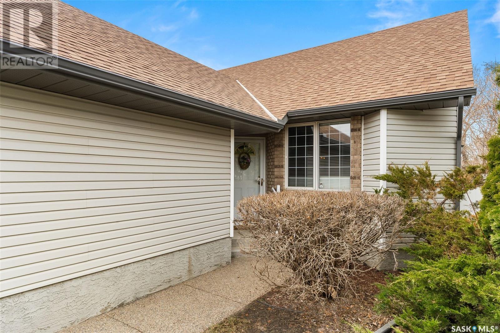 Property at 1691 Rousseau CRESCENT N image 2