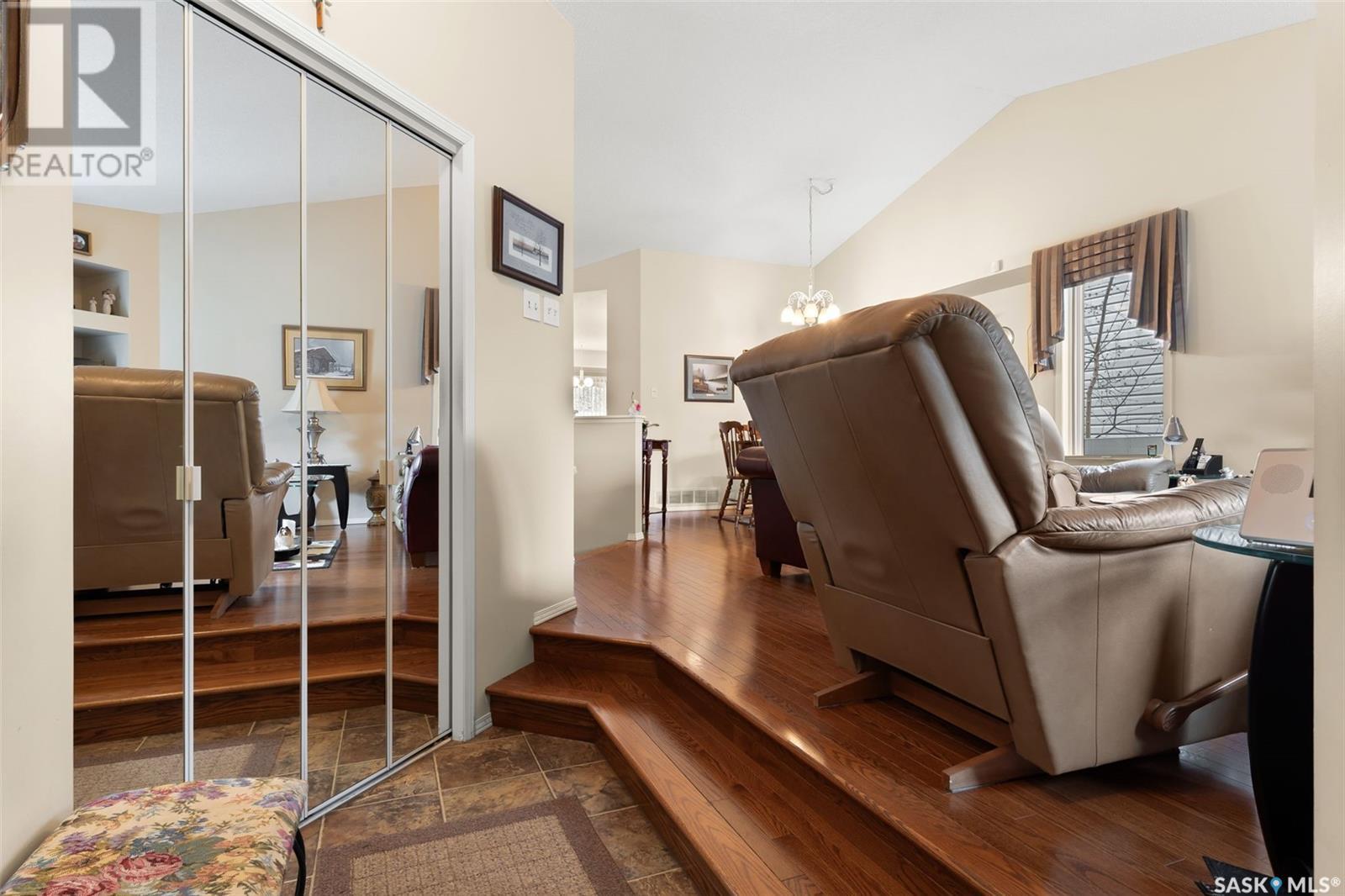 Property at 1691 Rousseau CRESCENT N image 4