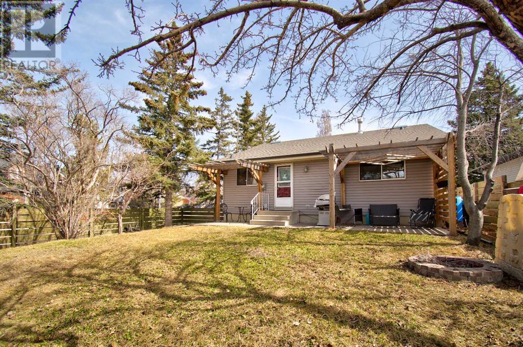 5 Marquis Place Se, Airdrie, Alberta  T4A 1Y1 - Photo 2 - A2210748