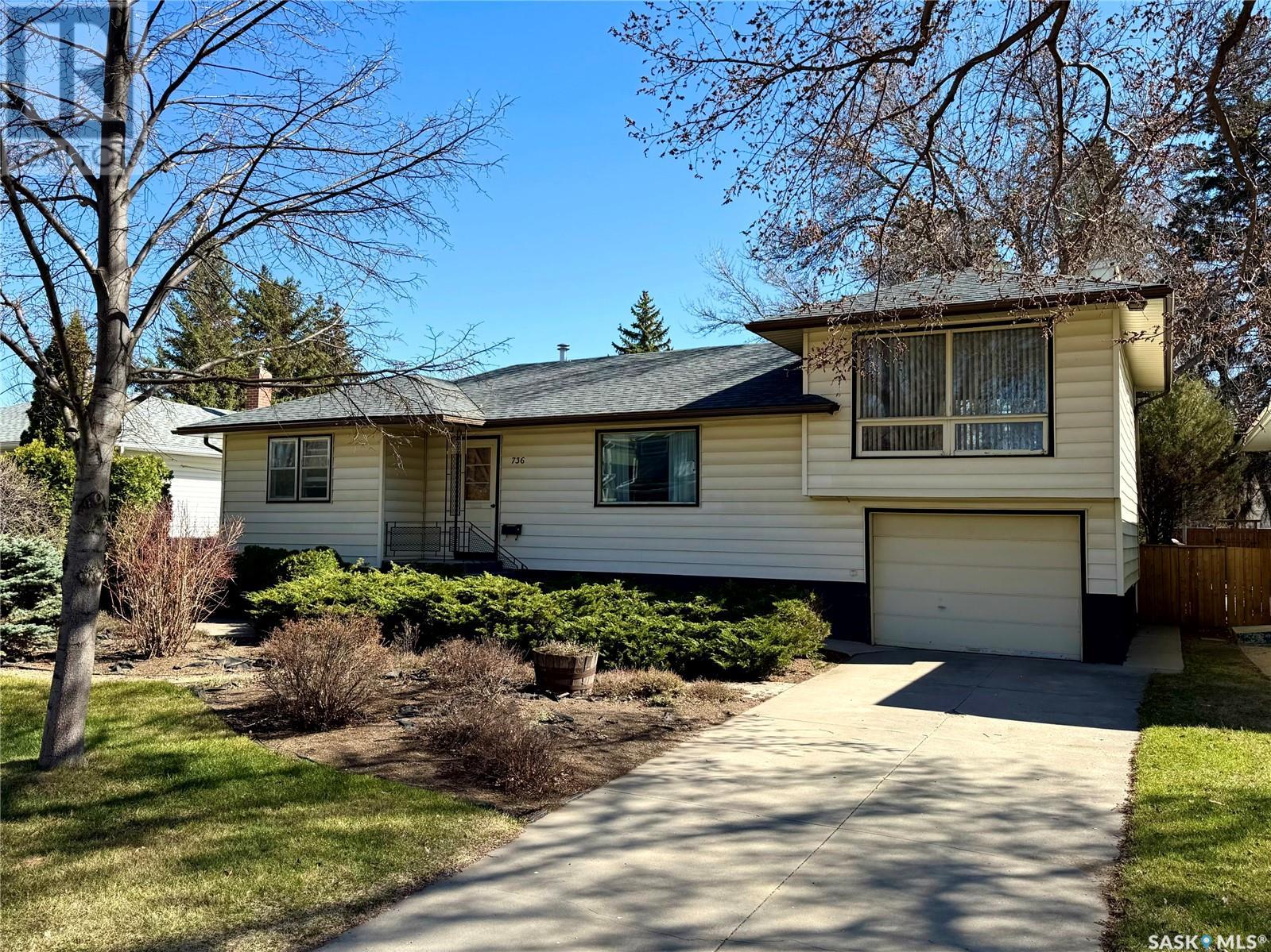Property at 736 1st STREET E image 1