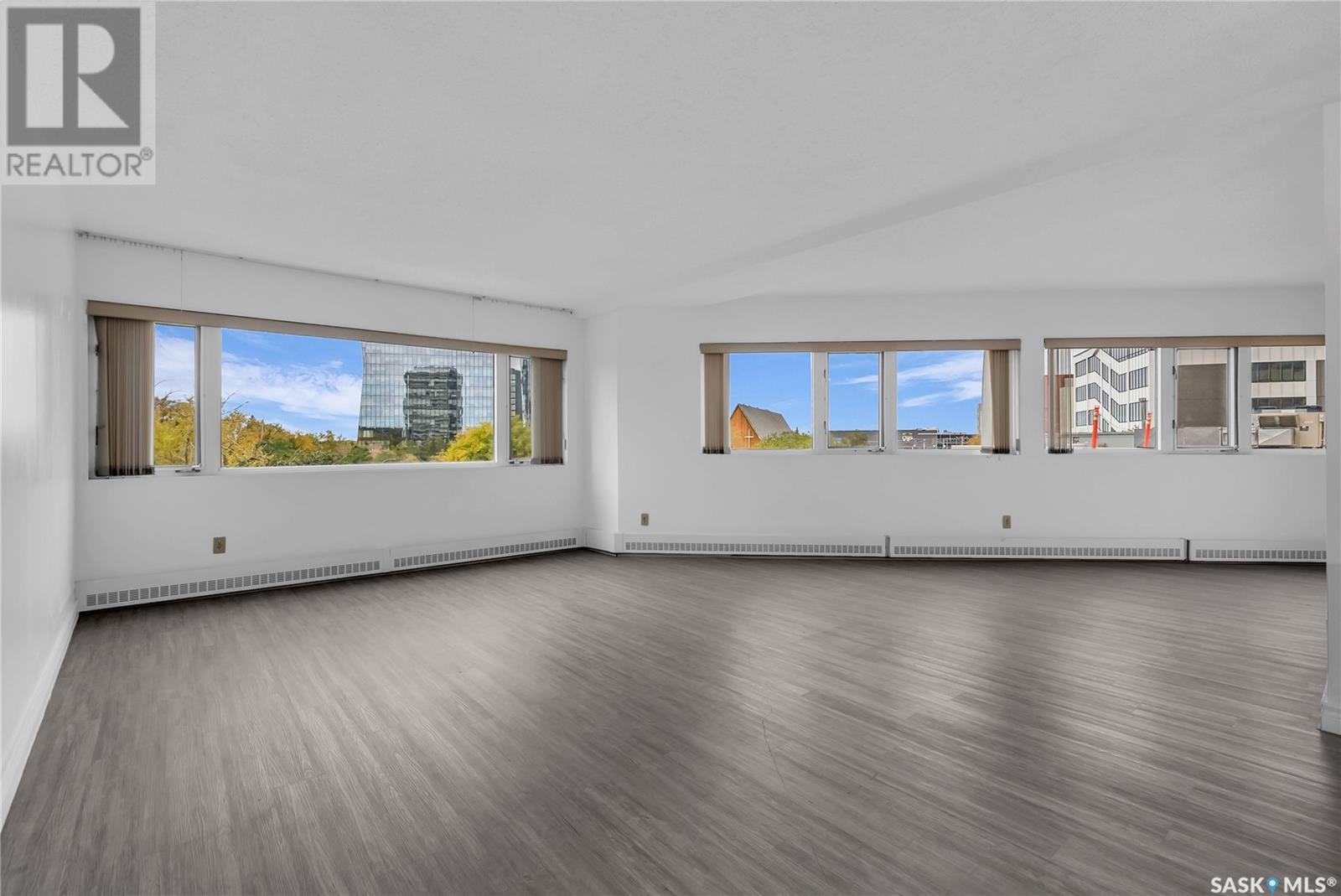 Property at 470 424 Spadina CRESCENT E image 4