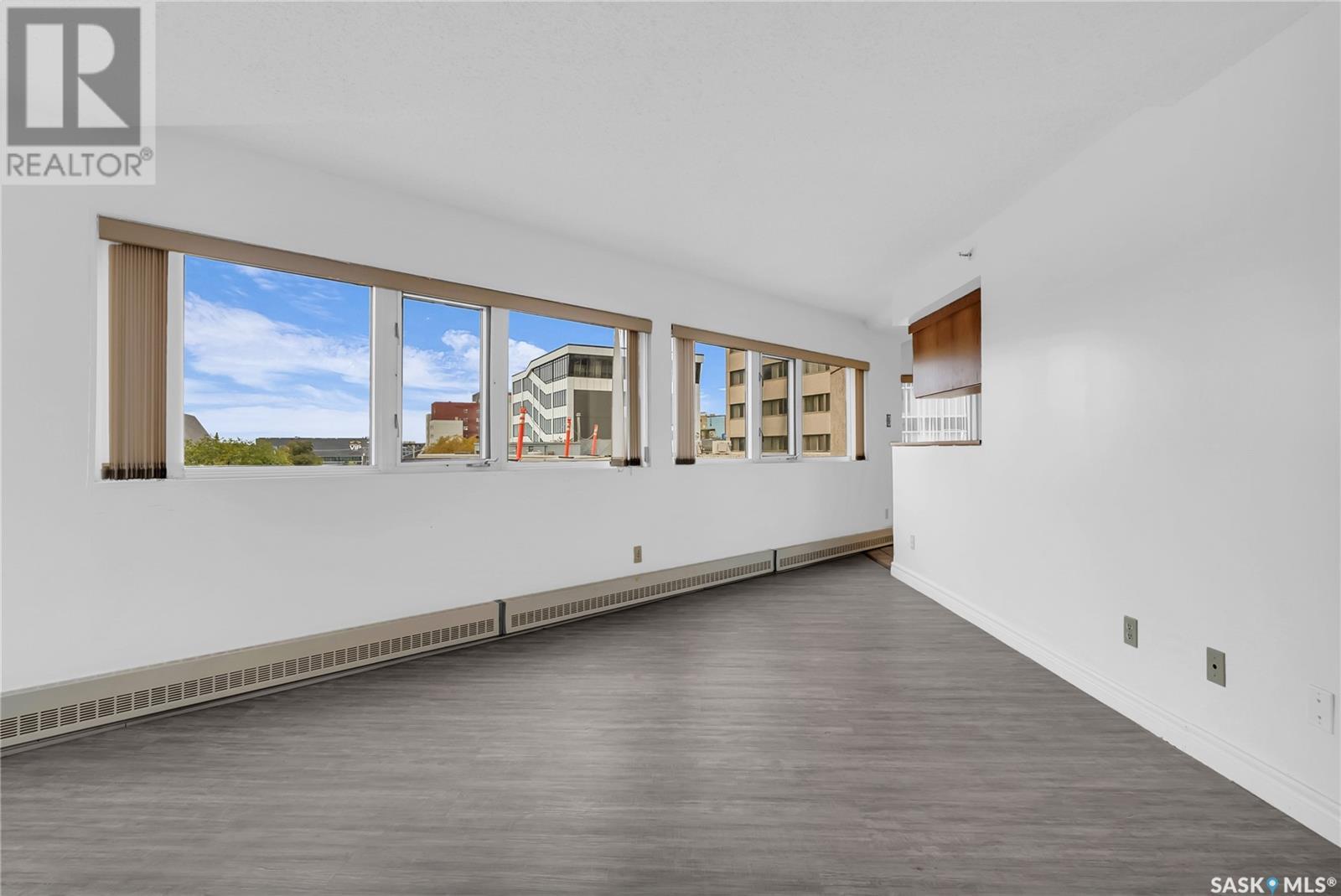 Property at 470 424 Spadina CRESCENT E image 5