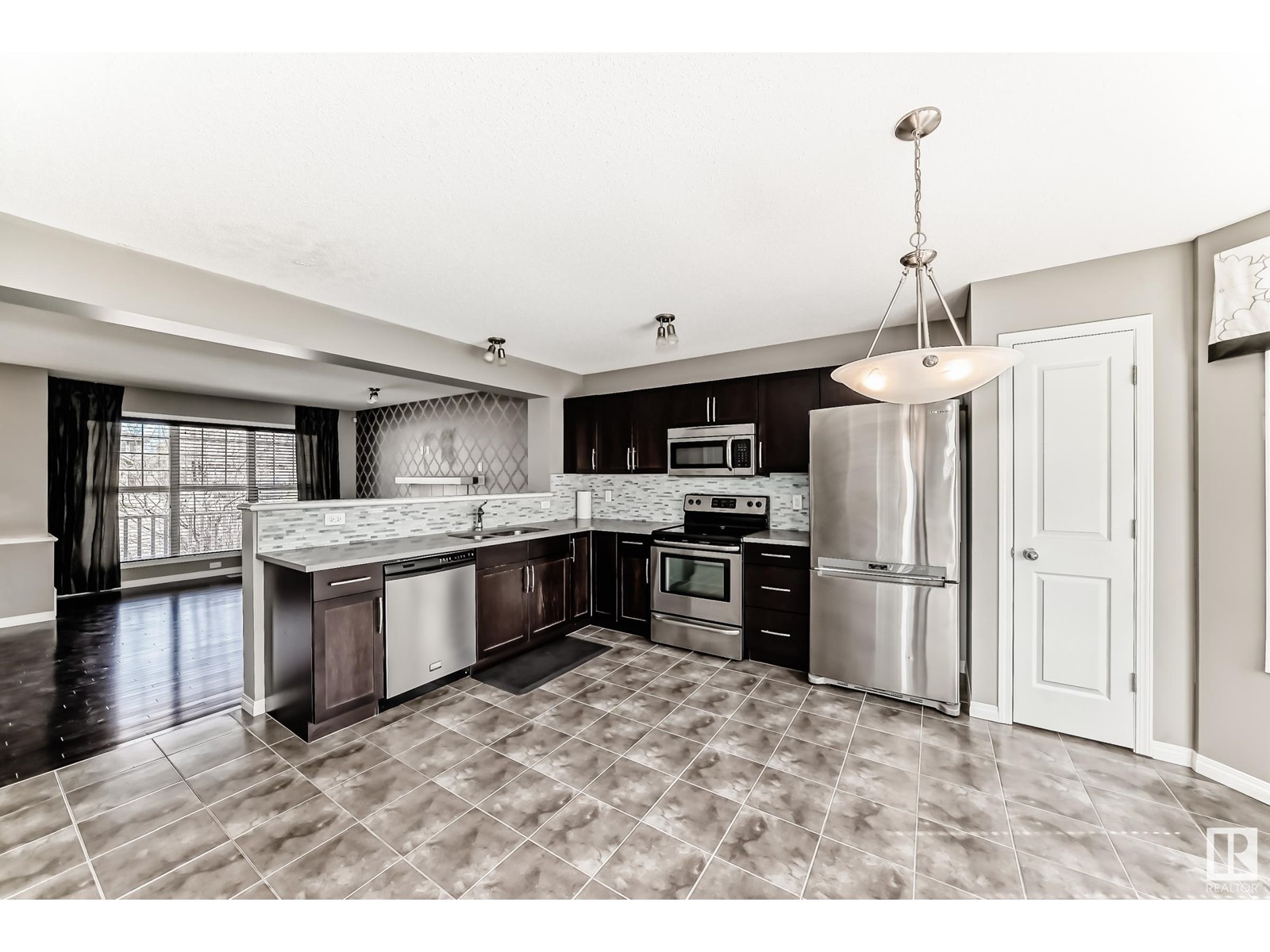 Property at 4131 ORCHARDS DR SW image 4