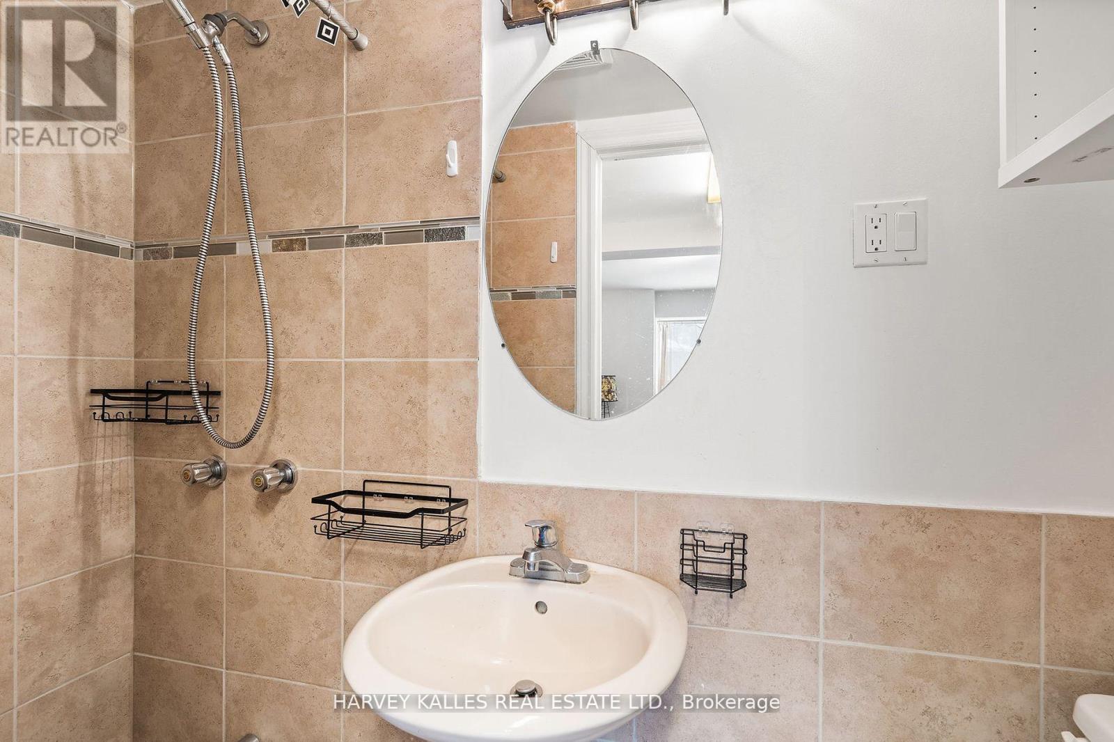 58 Garthdale Court W, Toronto, Ontario  M3H 5P9 - Photo 20 - C12115706