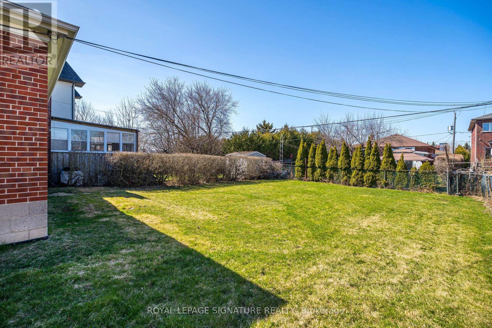 136 Regina Avenue, Toronto, Ontario  M6A 1R7 - Photo 34 - C12115827