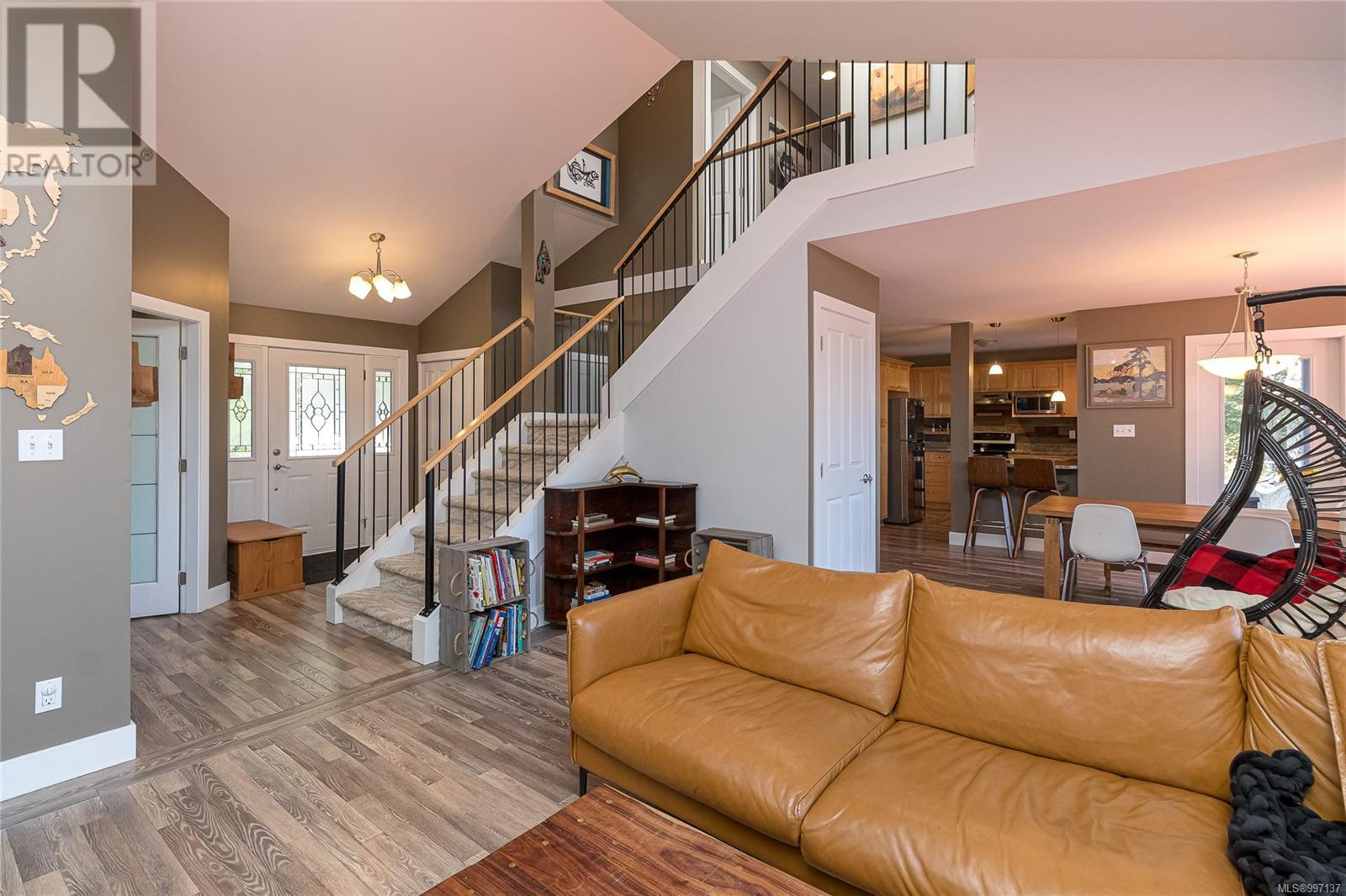 Property at 6110 Copper View Lane image 3